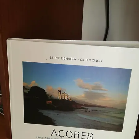 Pes Verdes-alojamento E Cha بيت شباب Ponta Delgada