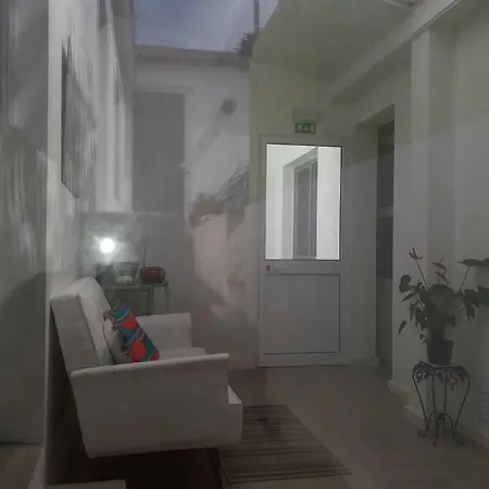 Pes Verdes-alojamento E Cha بيت شباب *