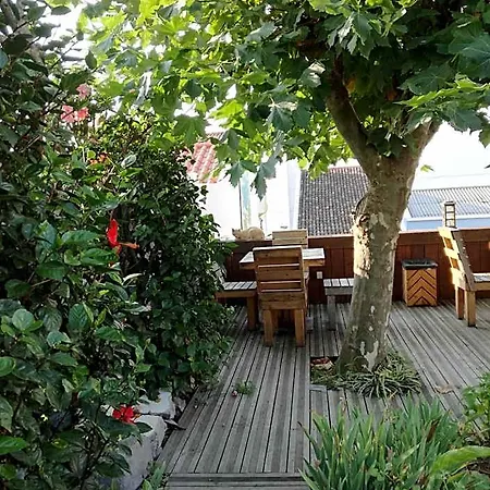 Pés Verdes-alojamento E Chá Hostal